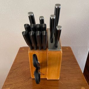 Calphalon 15 piece self sharpening Set